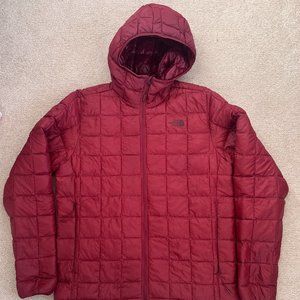 The North Face Men's Hooded ThermoBall Eco Jacket 2.0 Cordovan